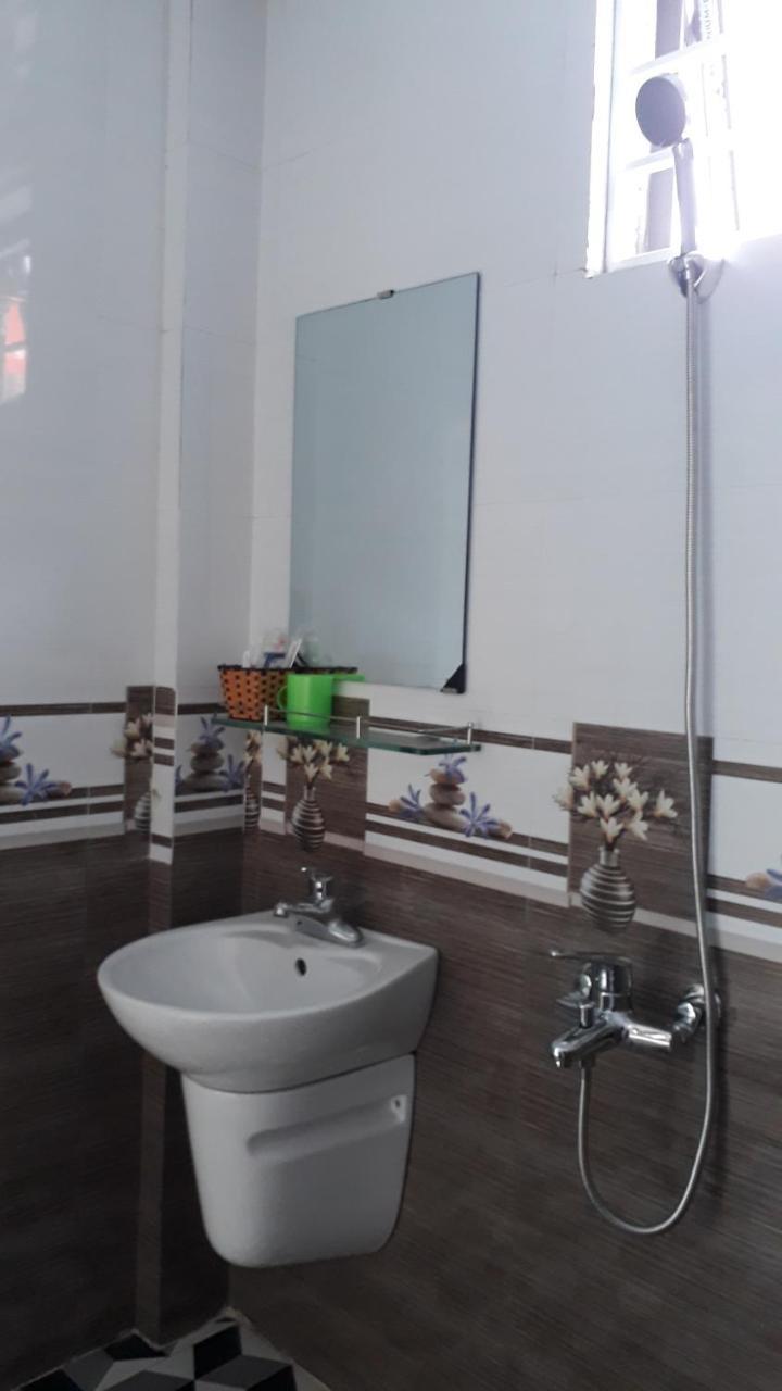 Nha Nghi Book Hotel Hoan Giap Buitenkant foto